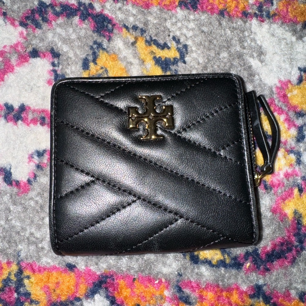 tory burch wallet